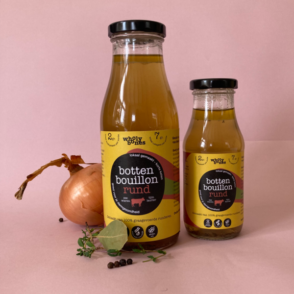 Wholy Bones bottenbouillon product kleine en grote fles 500 ml en 250 ml rund